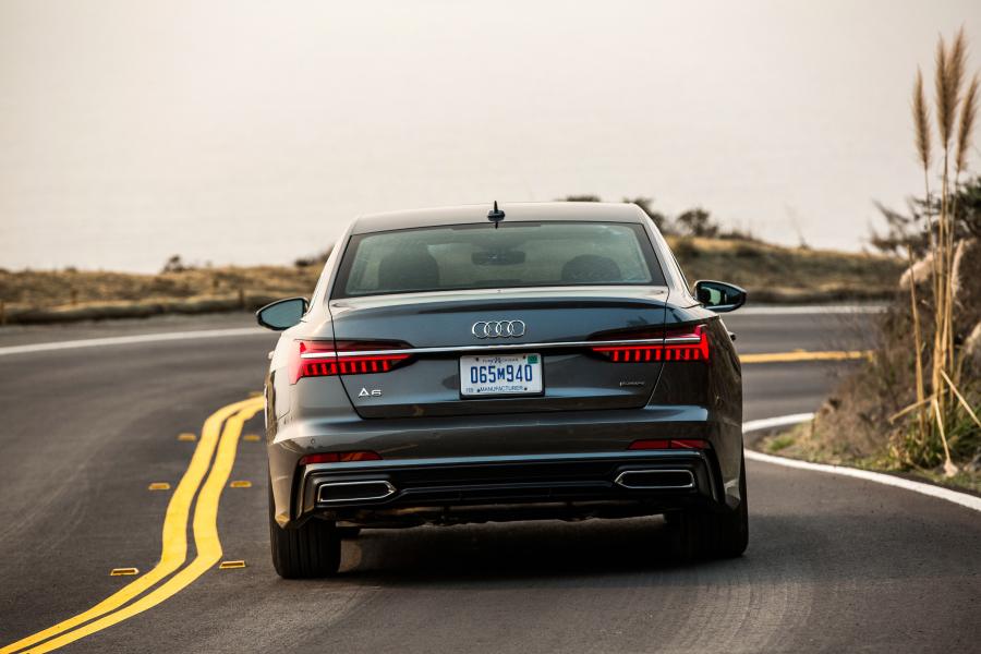  Audi A6 3.0 TFSI Quattro S-Line (C8) 2018 года  (NA) (фото 31 из 40)